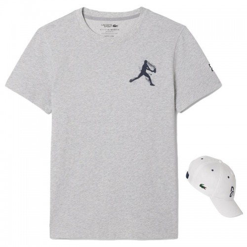 Pack Camiseta Lacoste Novak Djokovic Gris y Gorra Blanco